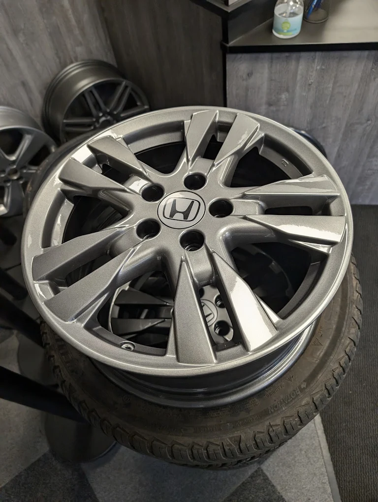 Refinished Honda alloy wheel
